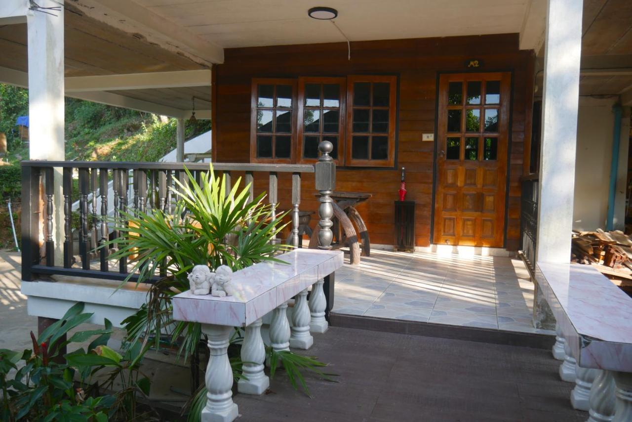 Big Elk Steak House - Homestay Trat Exterior foto