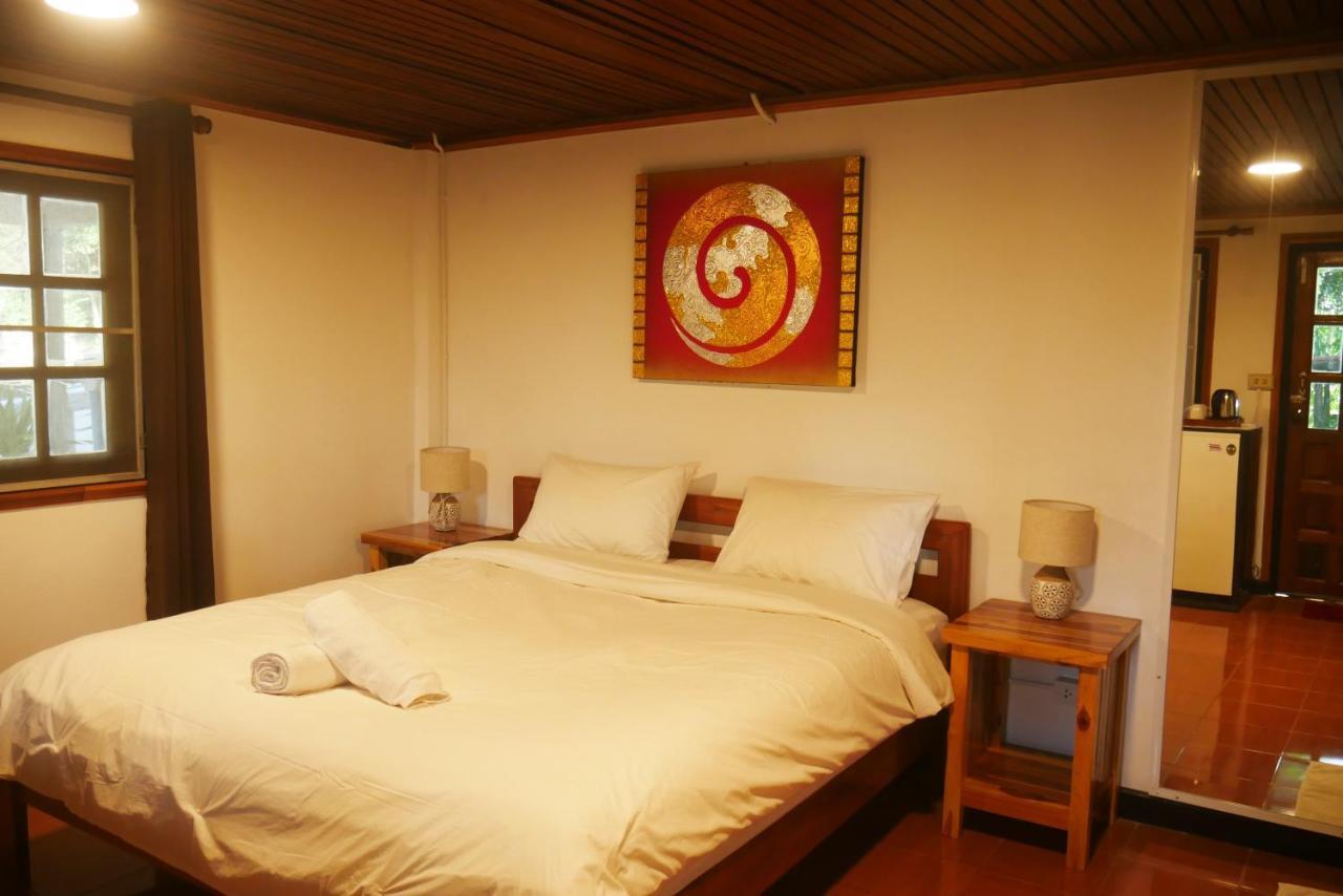 Big Elk Steak House - Homestay Trat Exterior foto