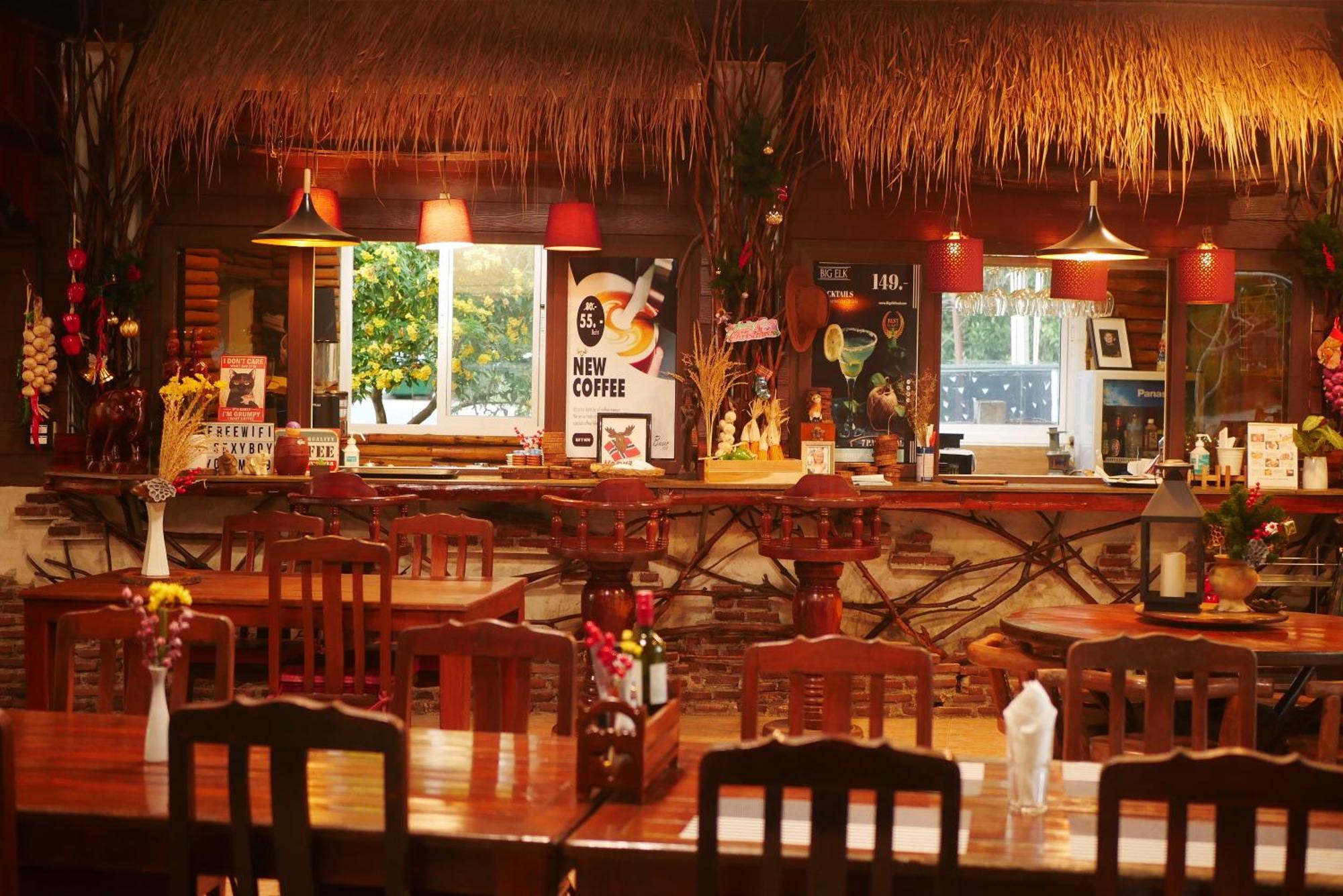 Big Elk Steak House - Homestay Trat Exterior foto