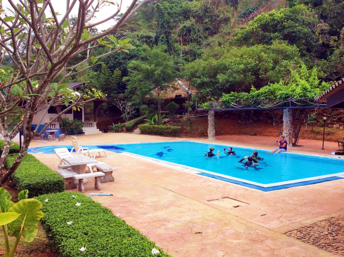 Big Elk Steak House - Homestay Trat Exterior foto